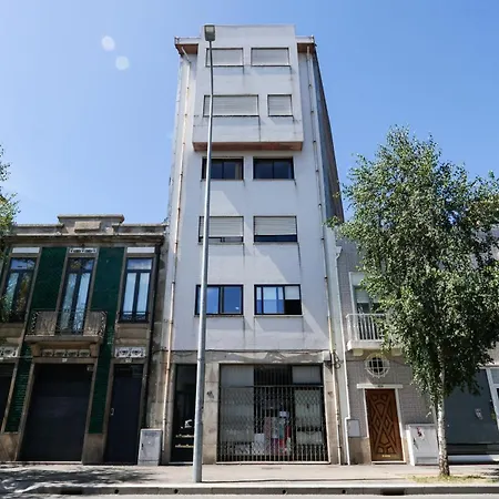 T3 Perto Do Centro Do Porto, Check-in 24 Horas,cozinha Totalmente Equipada, Wi-fi 44mbps, Confortável E Espaçosa, Com Vaga De Carro Pública, Adequada Famílias, Hóspedes Em Negócios E Grupos De Amigos E Nomades Digitais * Oporto