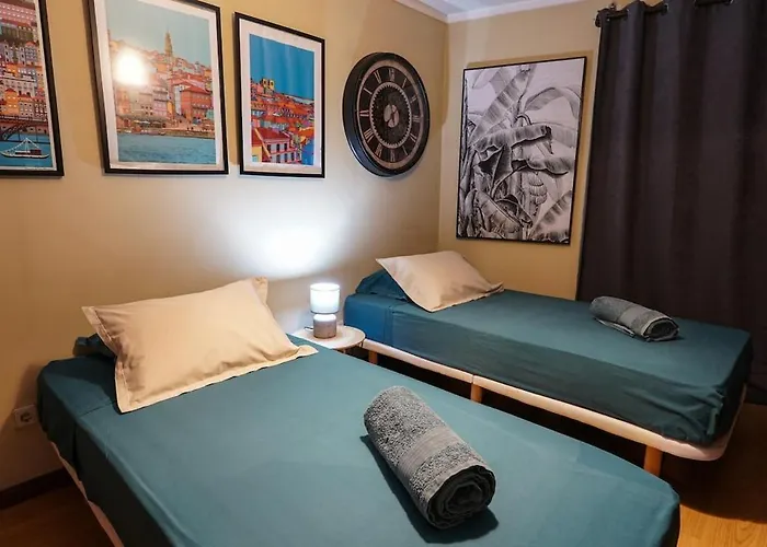 T3 Perto Do Centro Do Porto, Check-in 24 Horas,cozinha Totalmente Equipada, Wi-fi 44mbps, Confortavel E Espacosa, Com Vaga De Carro Publica, Adequada Familias, Em Negocios E Grupos De Amigos E Nomades Digitais Apartament