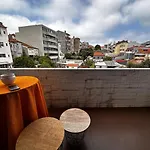 T3 Perto Do Centro Do Porto, Check-in 24 Horas,cozinha Totalmente Equipada, Wi-fi 44mbps, Confortavel E Espacosa, Com Vaga De Carro Publica, Adequada Familias, Em Negocios E Grupos De Amigos E Nomades Digitais Lägenhet Oporto