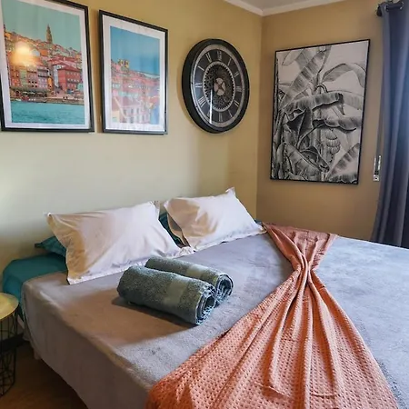 Apartamento T3 Perto Do Centro Do Porto, Check-in 24 Horas,cozinha Totalmente Equipada, Wi-fi 44mbps, Confortável E Espaçosa, Com Vaga De Carro Pública, Adequada Famílias, Hóspedes Em Negócios E Grupos De Amigos E Nomades Digitais