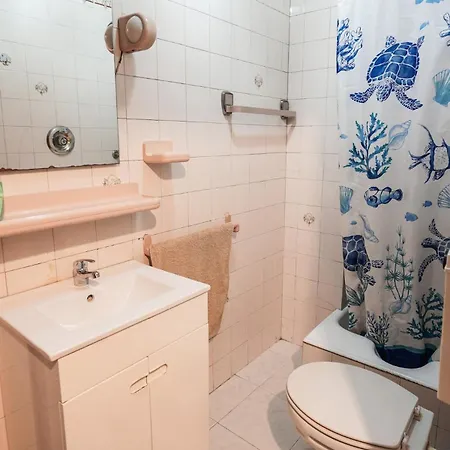 Apartamento T3 Perto Do Centro Do Porto, Check-in 24 Horas,cozinha Totalmente Equipada, Wi-fi 44mbps, Confortável E Espaçosa, Com Vaga De Carro Pública, Adequada Famílias, Hóspedes Em Negócios E Grupos De Amigos E Nomades Digitais