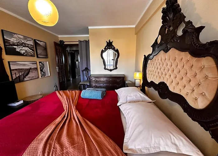 Lägenhet T3 Perto Do Centro Do Porto, Check-in 24 Horas,cozinha Totalmente Equipada, Wi-fi 44mbps, Confortavel E Espacosa, Com Vaga De Carro Publica, Adequada Familias, Em Negocios E Grupos De Amigos E Nomades Digitais *