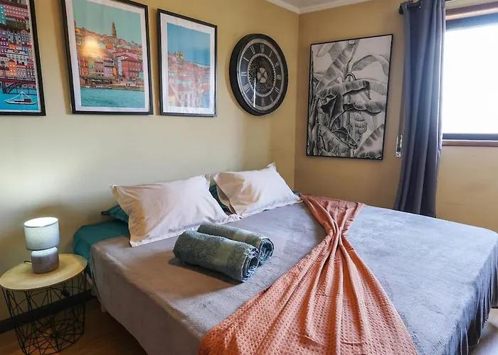 Lägenhet T3 Perto Do Centro Do Porto, Check-in 24 Horas,cozinha Totalmente Equipada, Wi-fi 44mbps, Confortavel E Espacosa, Com Vaga De Carro Publica, Adequada Familias, Em Negocios E Grupos De Amigos E Nomades Digitais